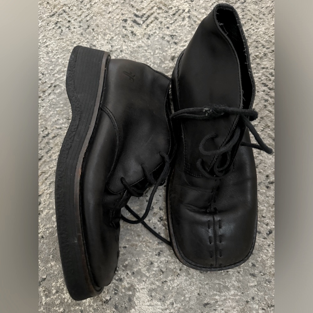 Frye classic leather short booties in size 6M
